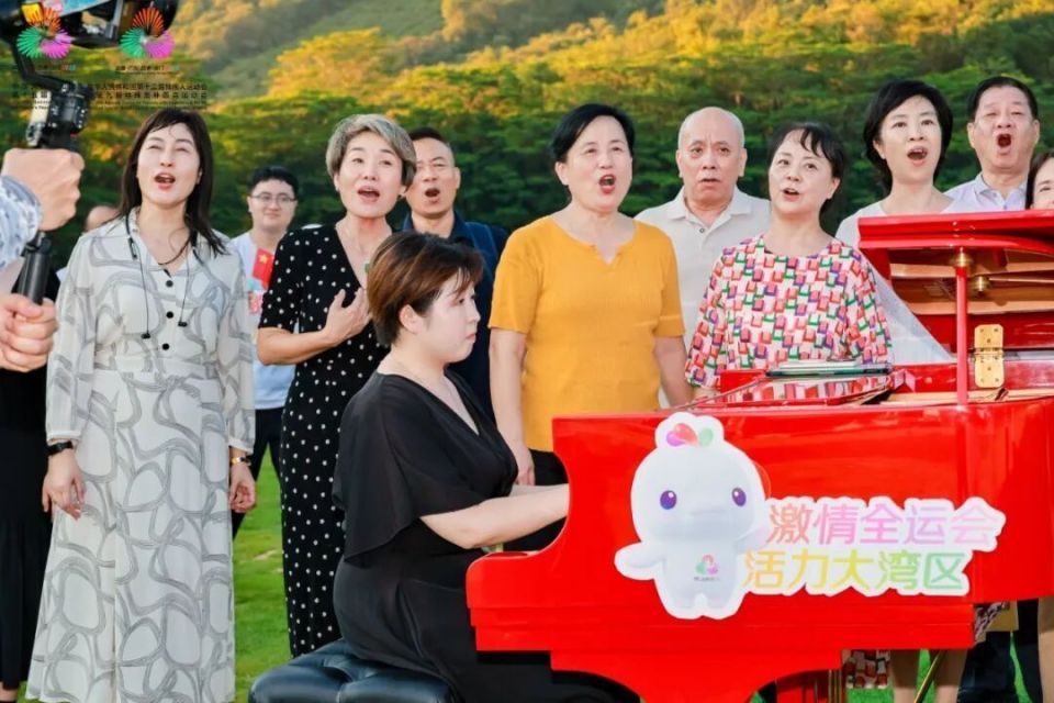 花城编辑, SuvvZ, 欢呼拍照